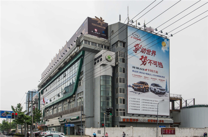 上海冠霖大廈：地鐵旁，內(nèi)環(huán)高架下的商務便捷之地